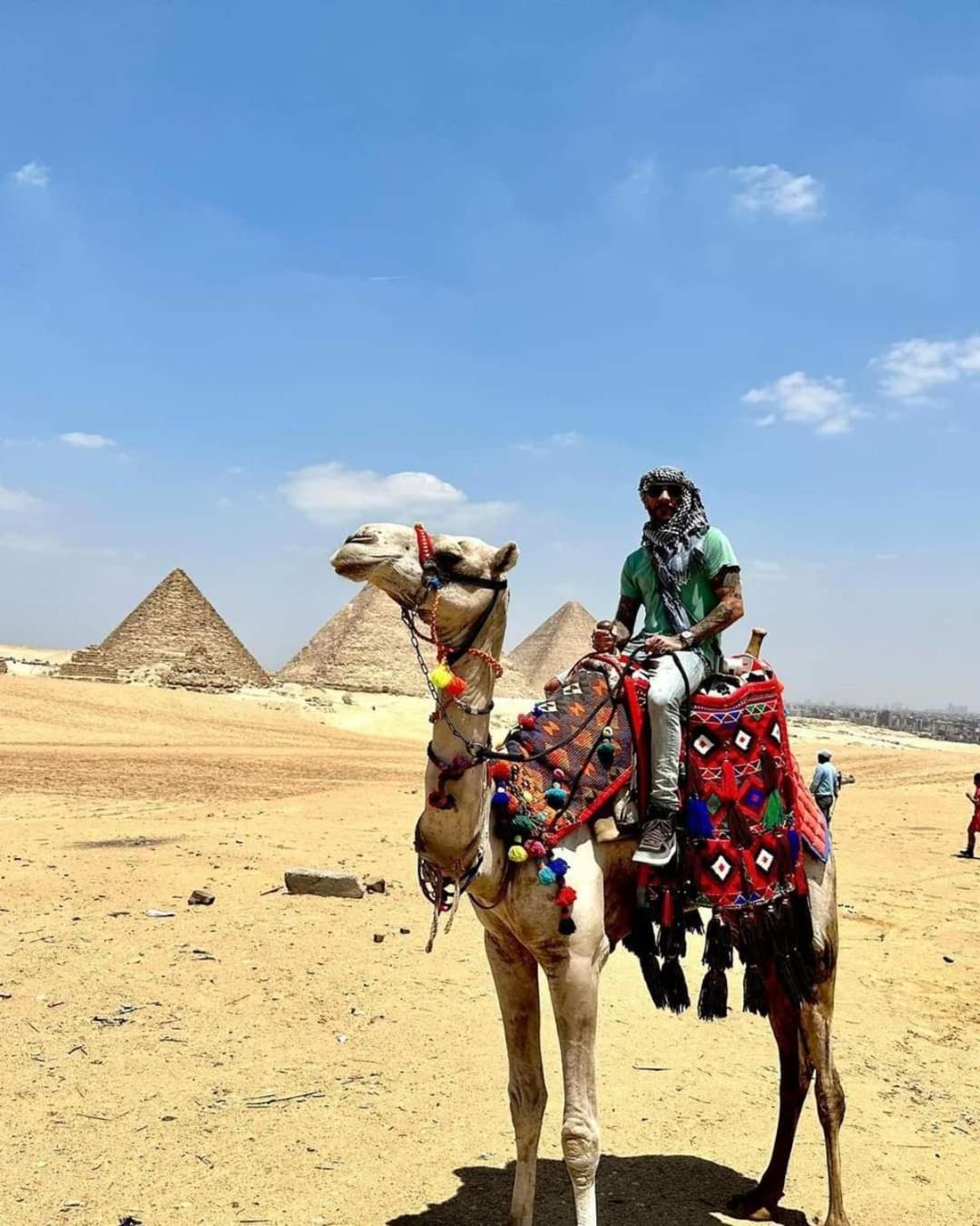 Mesho Falcon Pyramids View Inn Kafret el-Gabal Dış mekan fotoğraf
